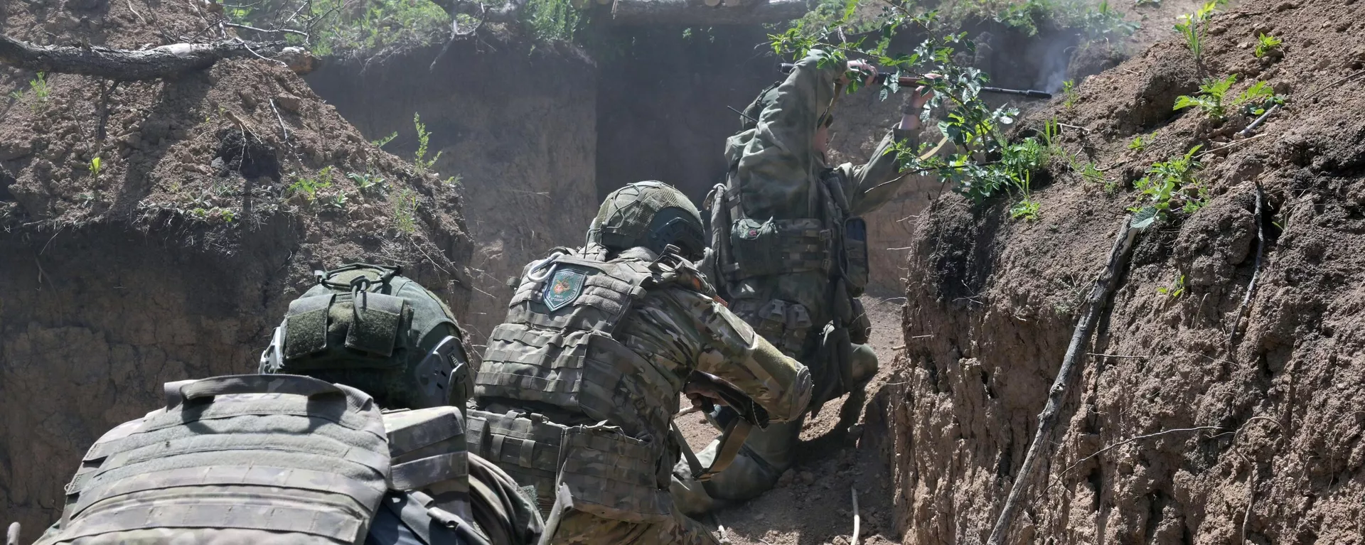 Russian servicemen of the assault units practise assault techniques on an enemy stronghold amid Russia's military operation in Ukraine - Sputnik International, 1920, 23.09.2024