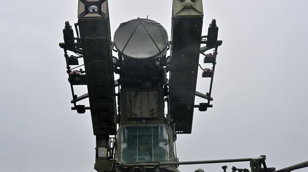 A 9K35 Strela-10 (Arrow) air defence system is seen at a position - Sputnik International