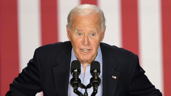President Joe Biden speaks at a campaign rally - Sputnik International