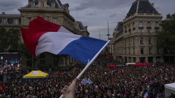 People gather at Republique plaza in a protest against the right-wing - Sputnik International