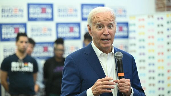 US President Joe Biden speaks to supporters and volunteers during a visit to the Roxborough Democratic Coordinated Campaign Office in Philadelphia, Pennsylvania, on July 7, 2024 - Sputnik International
