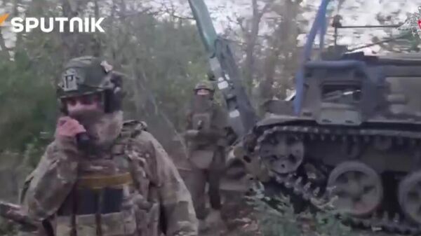 Russia's Tyulpan Self-Propelled Mortar Eliminate Ukrainian Stronghold - Sputnik International