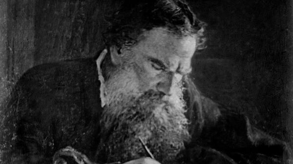 A reproduction of Ilya Repin's Portrait of Leo Tolstoy. - Sputnik International