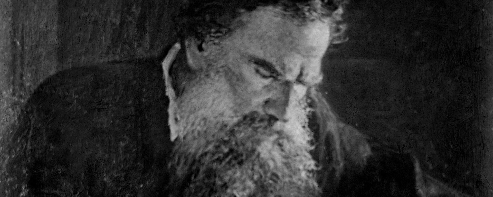 A reproduction of Ilya Repin's Portrait of Leo Tolstoy. - Sputnik International, 1920, 09.07.2024