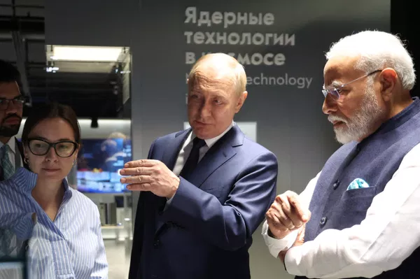 Russian President Vladimir Putin and Indian Prime Minister Narendra Modi visit the Atom pavilion dedicated to the history and latest achievements in the nuclear industry, at the Exhibition of Achievements of National Economy (VDNKh) in Moscow, Russia. Russian President Vladimir Putin and Indian Prime Minister Narendra Modi visit the Atom pavilion dedicated to the history and latest achievements in the nuclear industry, at the Exhibition of Achievements of National Economy (VDNKh) in Moscow, Russia. - Sputnik International
