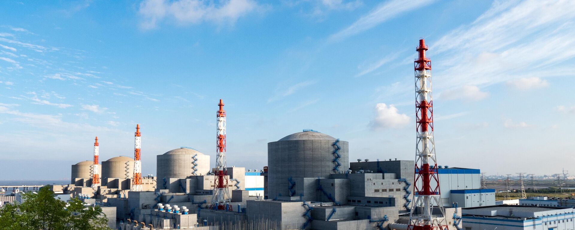 In this handout September 6, 2019 file photo released by the Russian nuclear corporation Rosatom, a general view shows the Tianwan Nuclear Power Plant, in Lianyungang, China. - Sputnik International, 1920, 10.07.2024