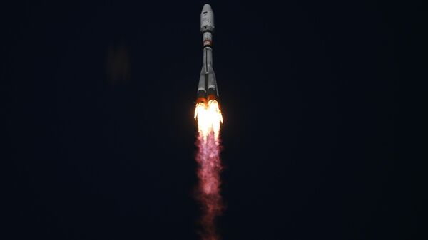 A Soyuz-2.1b rocket with a Fregat upper stage carrying the Meteor-M hydrometeorological satellite - Sputnik International