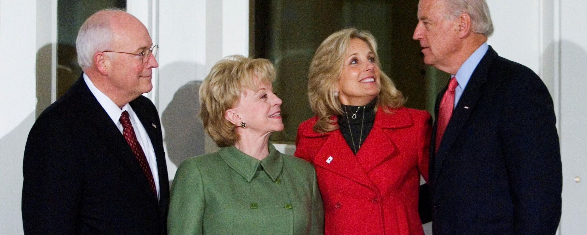 Vice President Dick Cheney and wife Lynne Cheney, welcome Vice President-elect Joe Biden, right, and his wife Jill Biden in the Vice President's official residence at the Naval Observatory, Thursday, Nov. 13, 2008, in Washington.   (AP Photo/Manuel Balce Ceneta) - Sputnik International, 1920, 14.09.2024