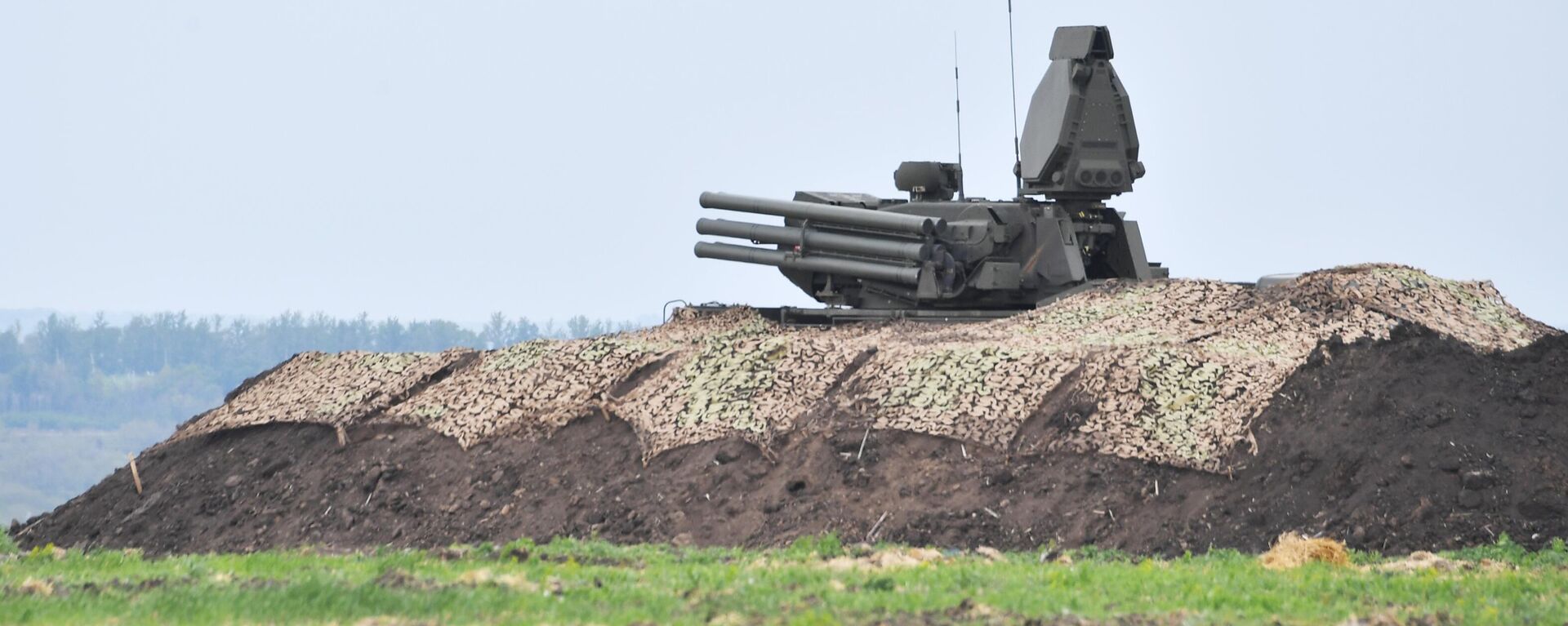 A Pantsir-S1 anti-aircraft missile and cannon mobile Complex (ZRPC) is seen at an airfield in the course of Russia's military operation in Ukraine, at the unknown location. - Sputnik International, 1920, 16.07.2024