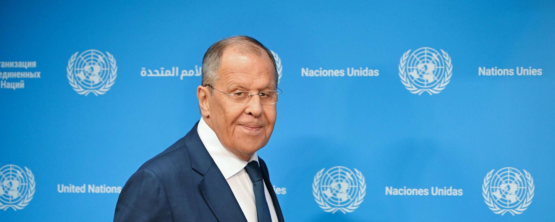 Russian Foreign Minister Sergey Lavrov arrives at a news conference following United Nations Security Council sessions at the UN headquarters in New York, the United States. - Sputnik International, 1920, 08.09.2024