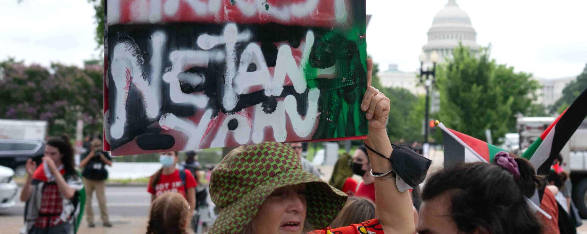 Pro-Palestinian demonstrators protest near the US Capitol before Israeli Prime Minister Benjamin Netanyahu addresses a joint meeting of Congress on July 24, 2024, in Washington, DC. - Sputnik International, 1920, 24.07.2024