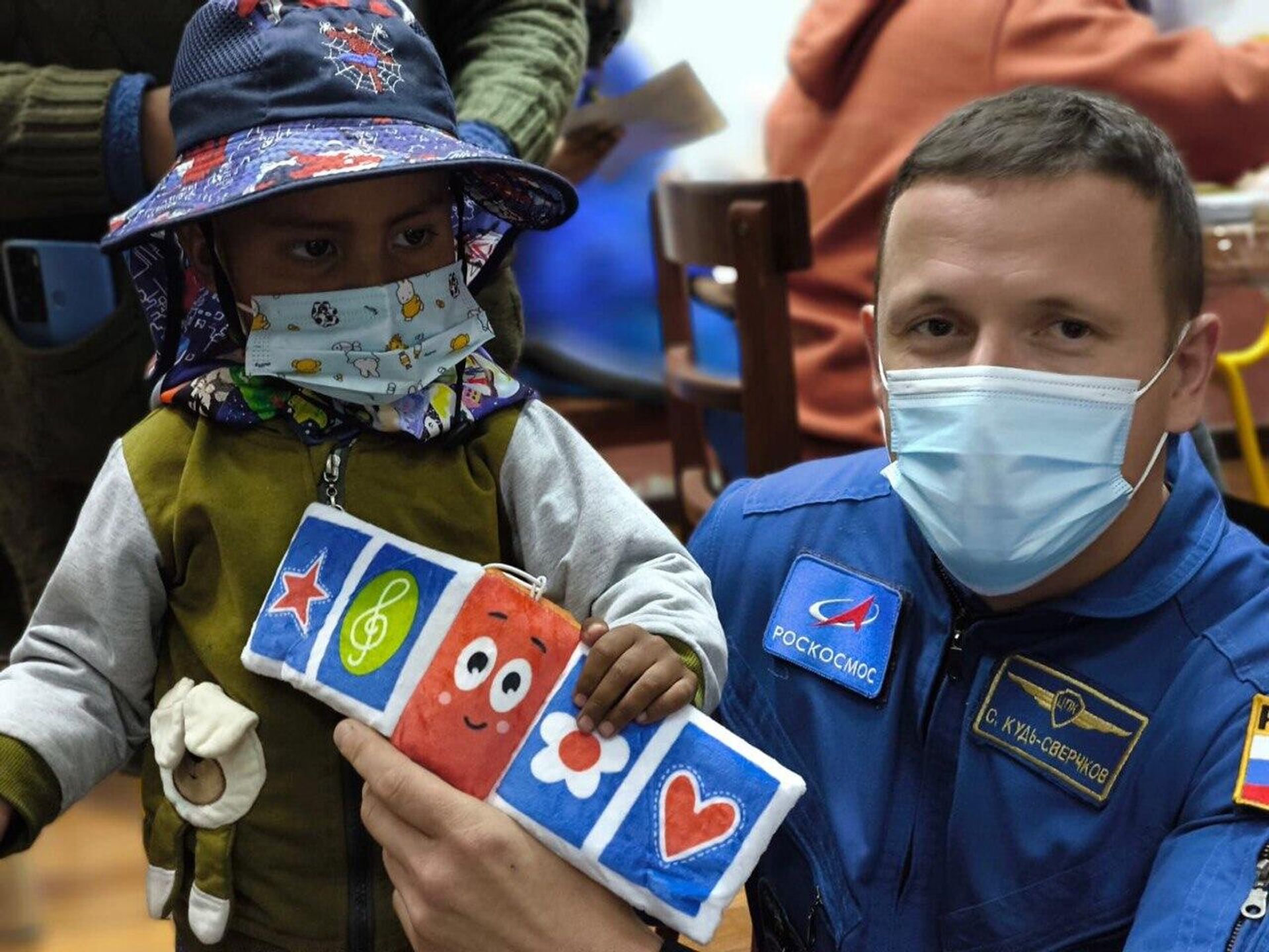 Cosmonaut Sergey Kud-Sverchkov participates participates in humanitarian events to support cancer patients in Bolivia. - Sputnik International, 1920, 24.07.2024