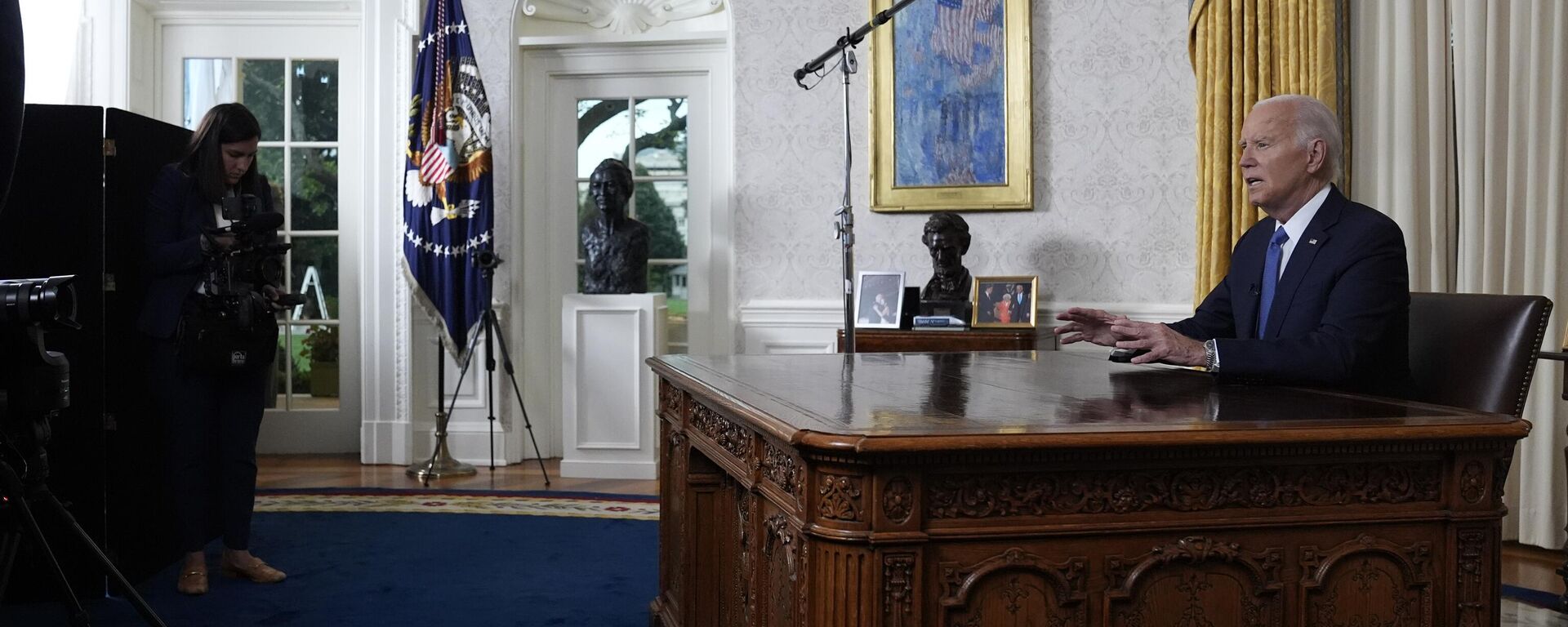 President Joe Biden addresses the nation from the Oval Office of the White House in Washington, Wednesday, July 24, 2024, about his decision to drop his Democratic presidential reelection bid. (AP Photo/Evan Vucci, Pool) - Sputnik International, 1920, 25.07.2024