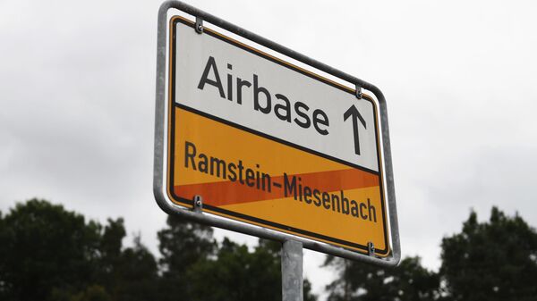 Road sign leading to the US air base in Ramstein, Germany - Sputnik International