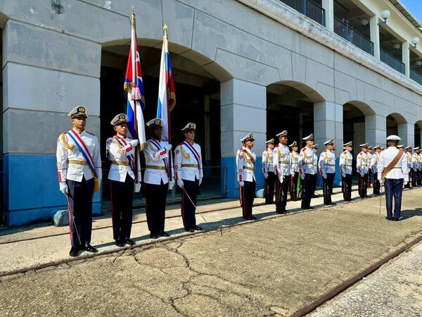 Crew of the Baltic Fleet warships gets ticker-tape reception in Havana. - Sputnik International