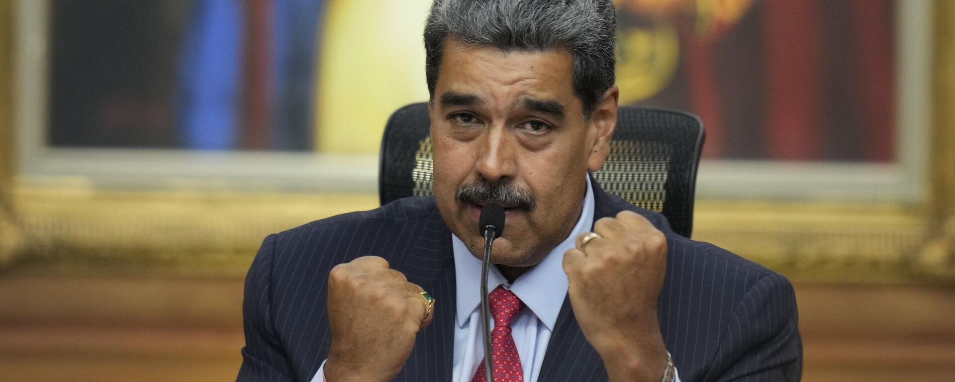 President Nicolas Maduro gestures during a news conference at Miraflores presidential palace in Caracas, Venezuela, Wednesday, July 31, 2024, three days after his disputed reelection. (AP Photo/Matias Delacroix) - Sputnik International, 1920, 06.09.2025