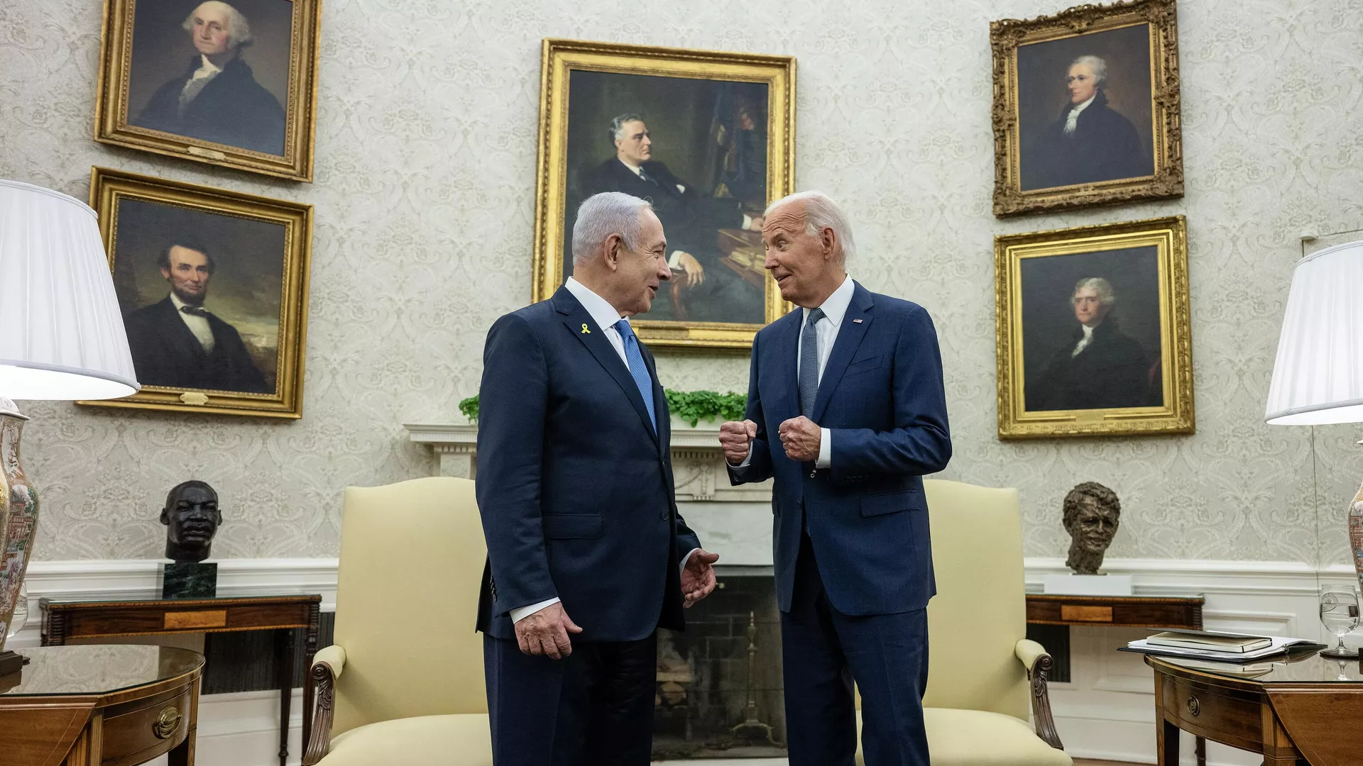 US President Joe Biden meets with Israeli Prime Minister Benjamin Netanyahu in the Oval Office of the White House in Washington, DC, on July 25, 2024.  - Sputnik International, 1920, 04.08.2024