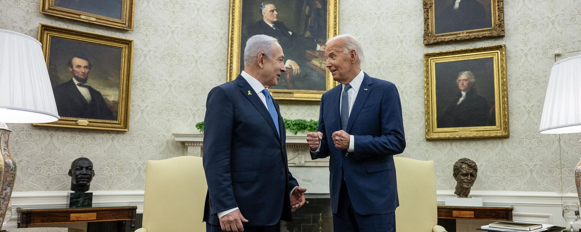 US President Joe Biden meets with Israeli Prime Minister Benjamin Netanyahu in the Oval Office of the White House in Washington, DC, on July 25, 2024.  - Sputnik International, 1920, 04.08.2024