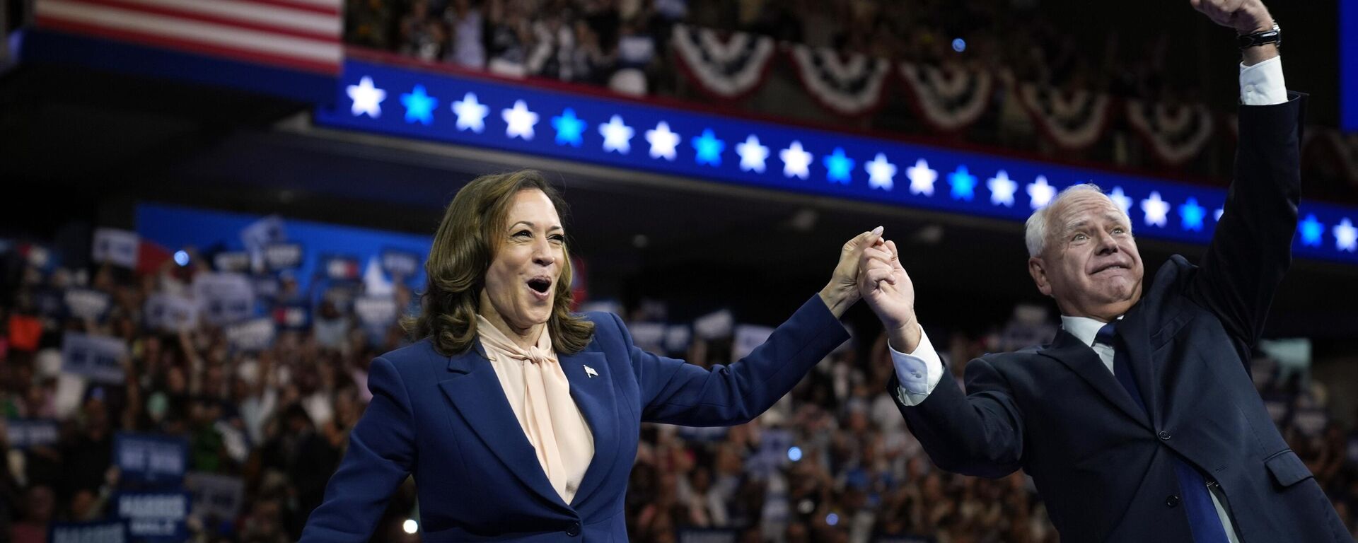 Democratic presidential nominee Vice President Kamala Harris and her running mate Minnesota Gov. Tim Walz speak at a campaign rally in Philadelphia, Tuesday, Aug. 6, 2024.  - Sputnik International, 1920, 16.08.2024