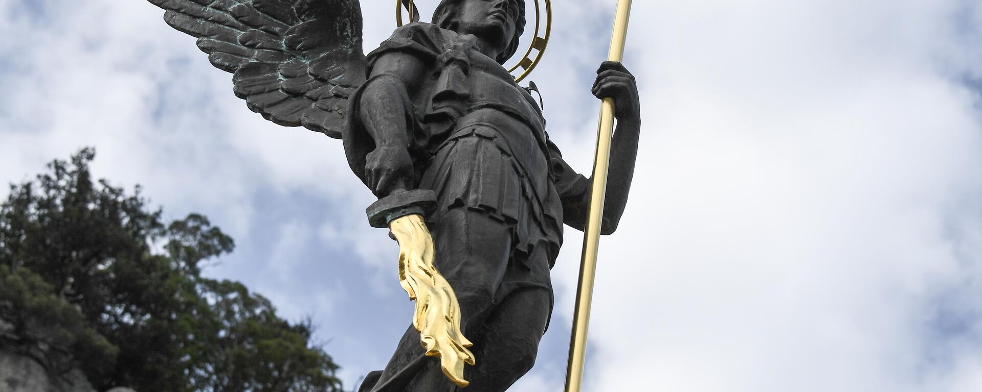 Sculpture of Archangel Michael in Crimea, Russia  - Sputnik International, 1920, 07.08.2024