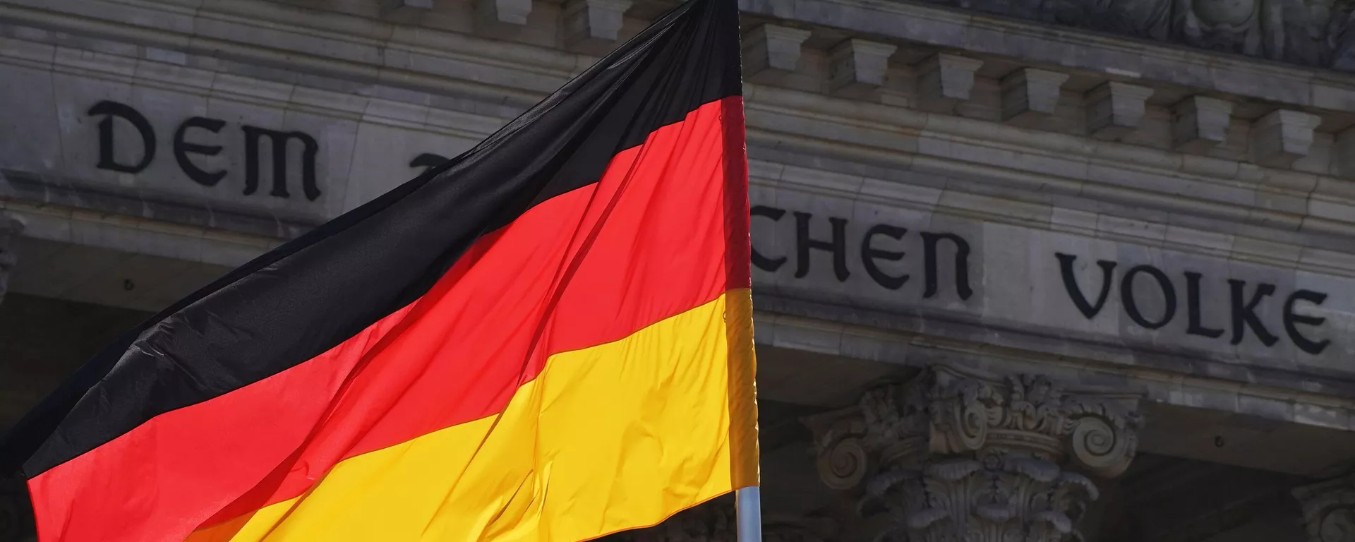 German flag of the building of Reichstag in Berlin. - Sputnik International, 1920, 30.12.2024