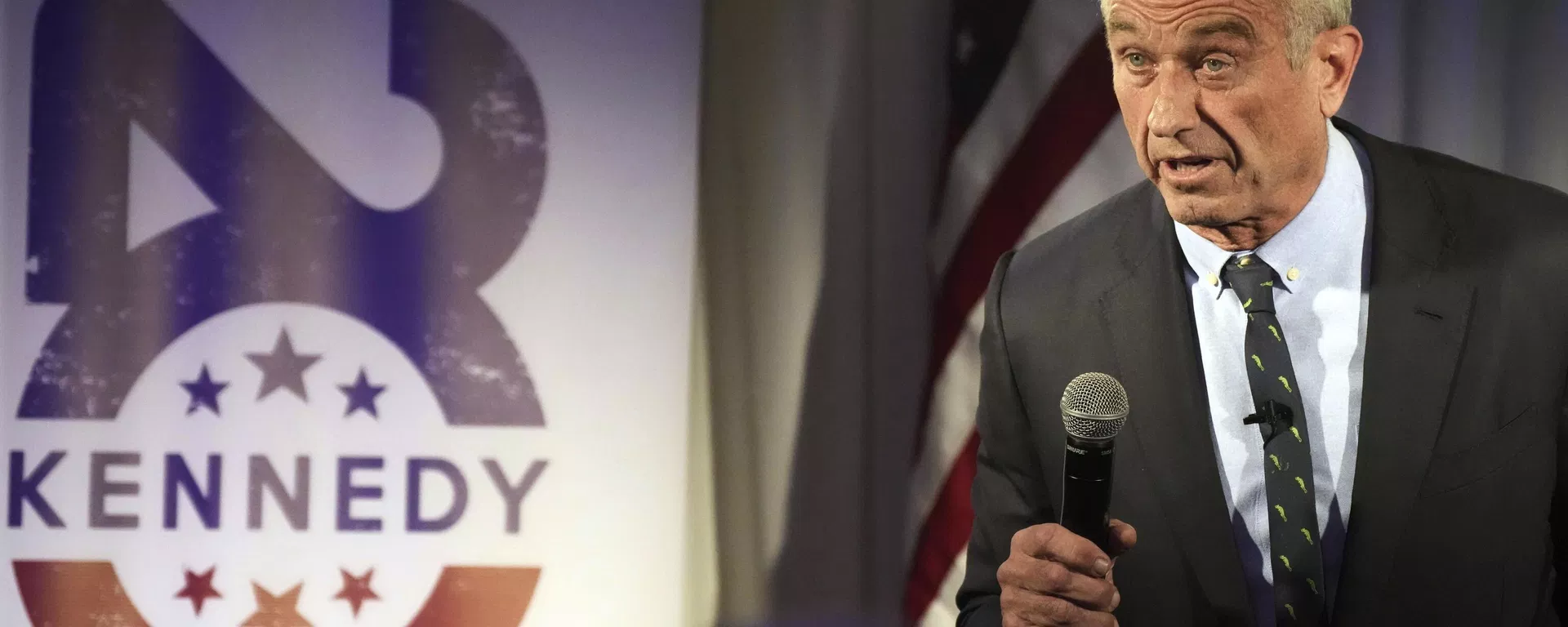 Independent presidential candidate Robert F. Kennedy Jr. speaks during a campaign event. - Sputnik International, 1920, 20.08.2024