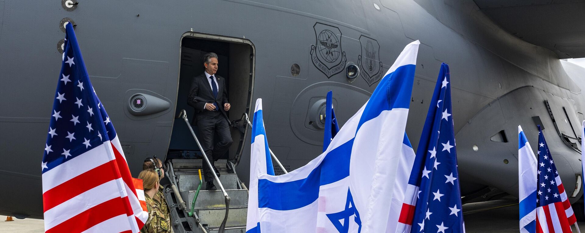 US Secretary of State Antony Blinken disembarks from an aircraft as he arrives in Tel Aviv, Israel, Friday, March 22, 2024 - Sputnik International, 1920, 18.09.2024