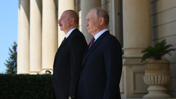 Russian President Vladimir Putin and Azerbaijani President Ilham Aliyev - Sputnik International