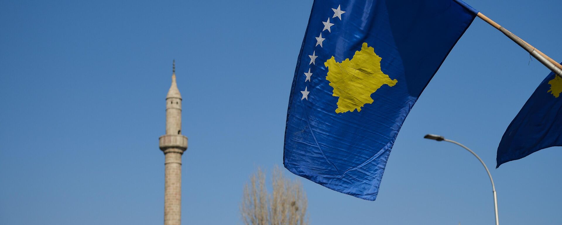 State flags in Pristina. - Sputnik International, 1920, 20.08.2024