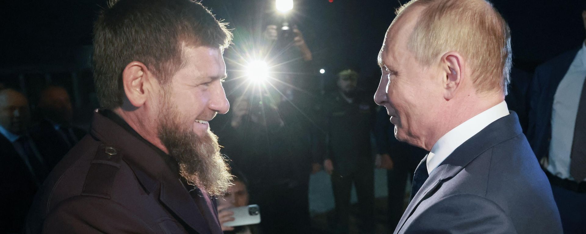Russian President Vladimir Putin and Chechen President Ramzan Kadyrov meet at Grozny airport. - Sputnik International, 1920, 21.08.2024