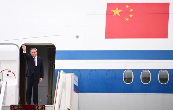 Chinese Premier Li Qiang lands in Moscow for an official visit - Sputnik International