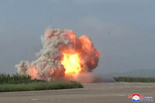 Máy bay không người lái, còn được gọi là máy bay không người lái (UAV), đã trở thành một thành phần quan trọng trong chiến tranh hiện đại, làm thay đổi cách thức lực lượng quân sự tiến hành các hoạt động. - Sputnik International