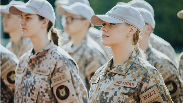 Screengrab of image showing women in the Latvian National Armed Forces (LNAF) shared by a CEPA publication on September 15, 2023. - Sputnik International