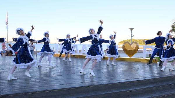 Dancers perform at the Eastern Economic Forum in Vladivostok, Russia, September 3, 2024. - Sputnik International