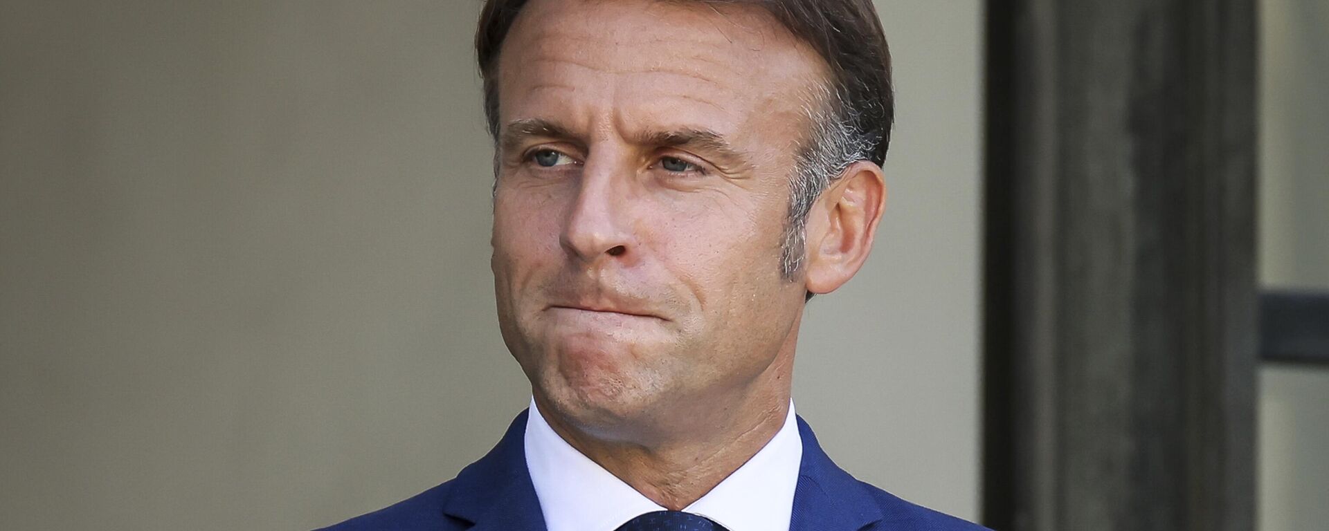 French President Emmanuel Macron gestures at the Elysee Palace as French left-wing coalition accuses Emmanuel Macron of denying democracy after he has rejected the New Popular Front's candidate to form a new government following last month's inconclusive election, Tuesday, Aug. 27, 2024 in Paris. - Sputnik International, 1920, 22.09.2024