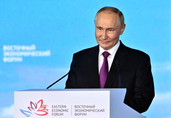 Russian President Vladimir Putin at the EEF plenary session. - Sputnik International