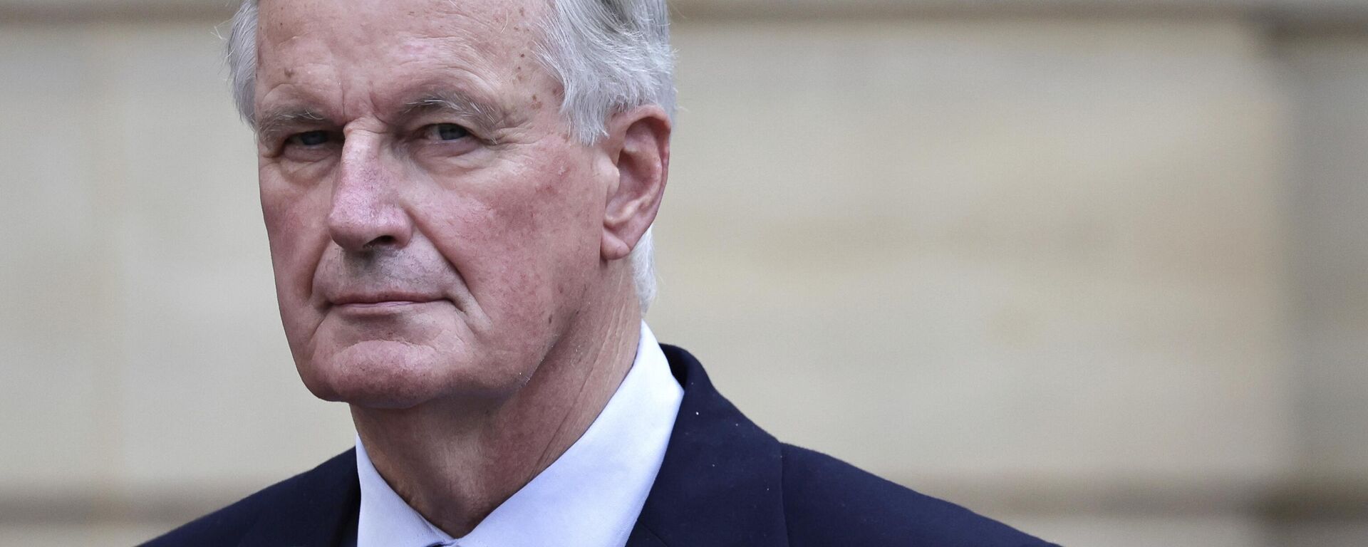 New French prime minister Michel Barnier looks on right during the handover ceremony, Thursday, Sept. 5, 2024 in Paris. - Sputnik International, 1920, 07.09.2024