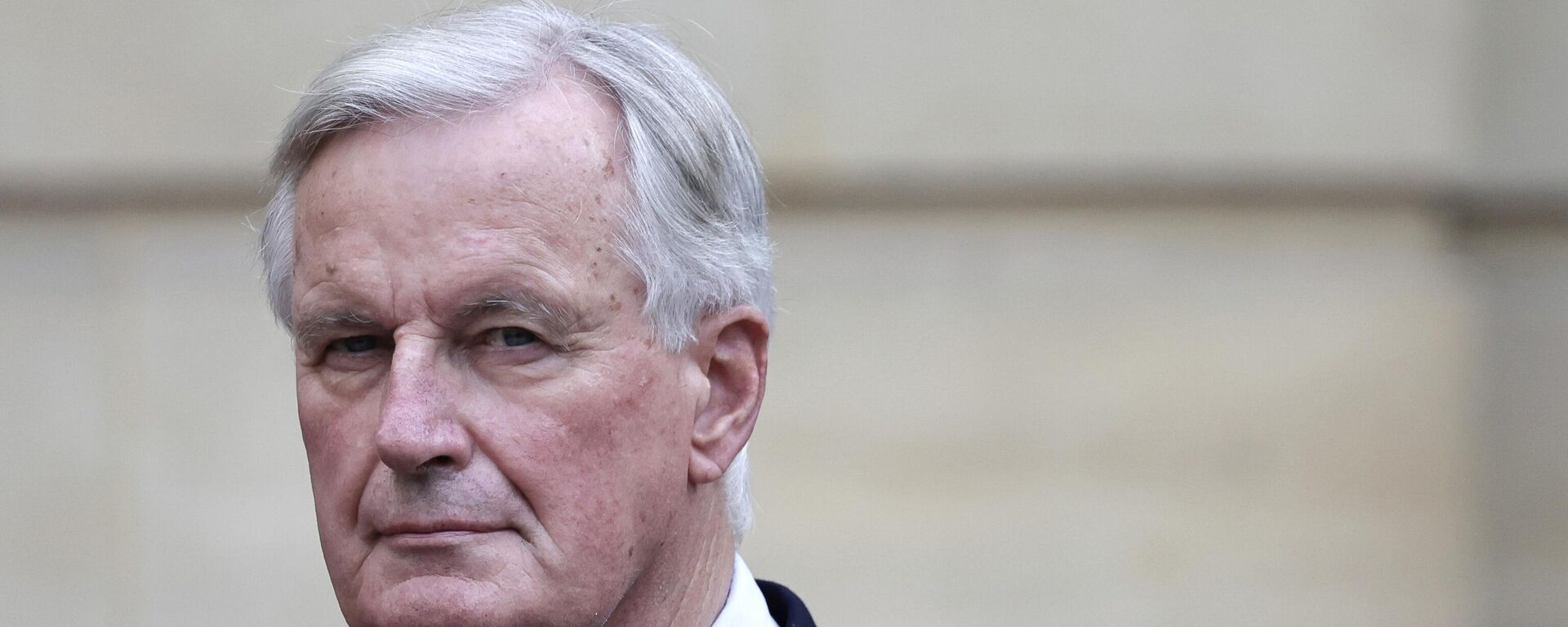 New French prime minister Michel Barnier looks on right during the handover ceremony, Thursday, Sept. 5, 2024 in Paris. - Sputnik International, 1920, 06.09.2024