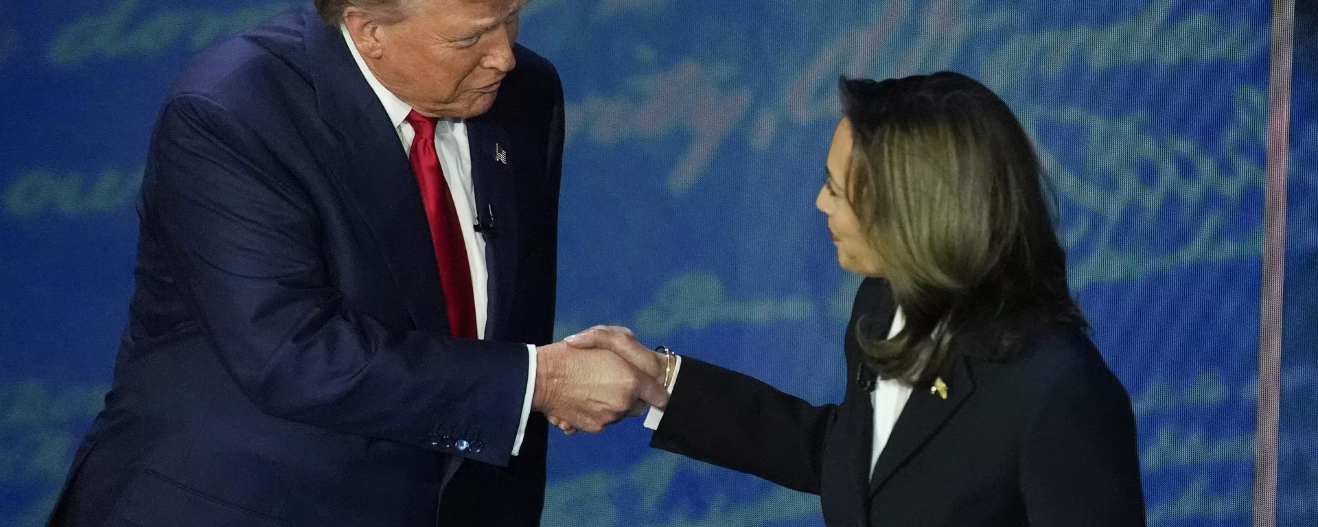 Republican presidential nominee former President Donald Trump and Democratic presidential nominee Vice President Kamala Harris shake hands before the start of an ABC News presidential debate at the National Constitution Center, Tuesday, Sept. 10, 2024, in Philadelphia.  - Sputnik International, 1920, 05.10.2024