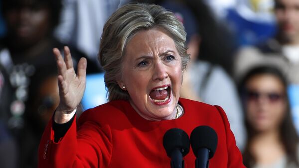 Democratic presidential candidate Hillary Clinton speaks at a rally on the University of Pittsburgh campus in Pittsburgh, Monday, Nov. 7, 2016 - Sputnik International