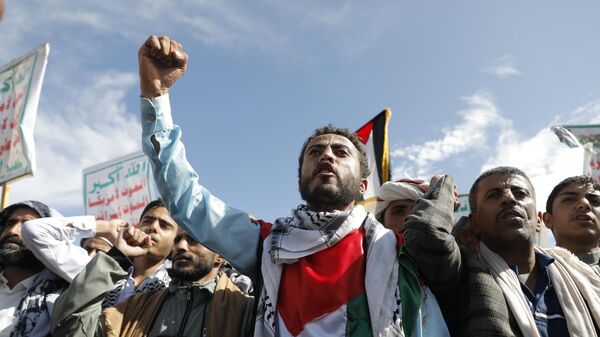 Houthi supporters attend an anti-Israel and anti-US rally in Sanaa, Yemen, Friday, Aug. 23, 2024.  - Sputnik International