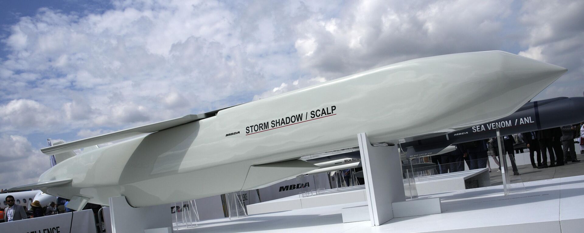 The Storm Shadow cruise missile is on display during the Paris Air Show in Le Bourget, north of Paris, France, on June 19, 2023. - Sputnik International, 1920, 11.04.2025