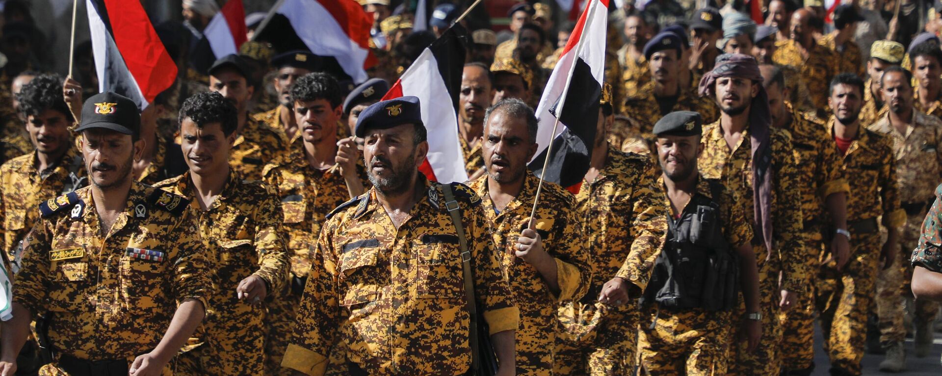 Houthi supporters march marking the anniversary of Yemeni unity in Sanaa, Yemen, Wednesday, May 22, 2024.  - Sputnik International, 1920, 20.09.2024