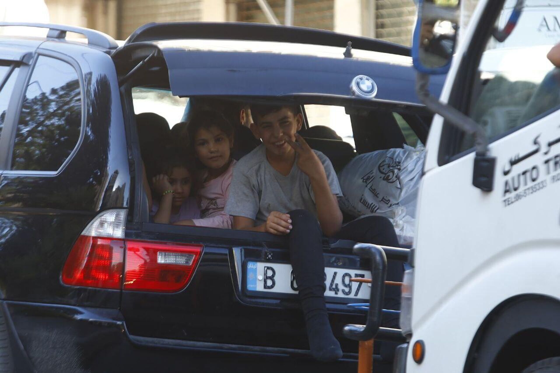 الطريق من جنوب لبنان إلى مدينة صيدا يشهد - إزدحام كبير بآلاف السيارات والشاحنات التي تقل النازحين من جنوب لبنان إلى مناطق ومراكز آيواء آمنة  - Sputnik International, 1920, 24.09.2024