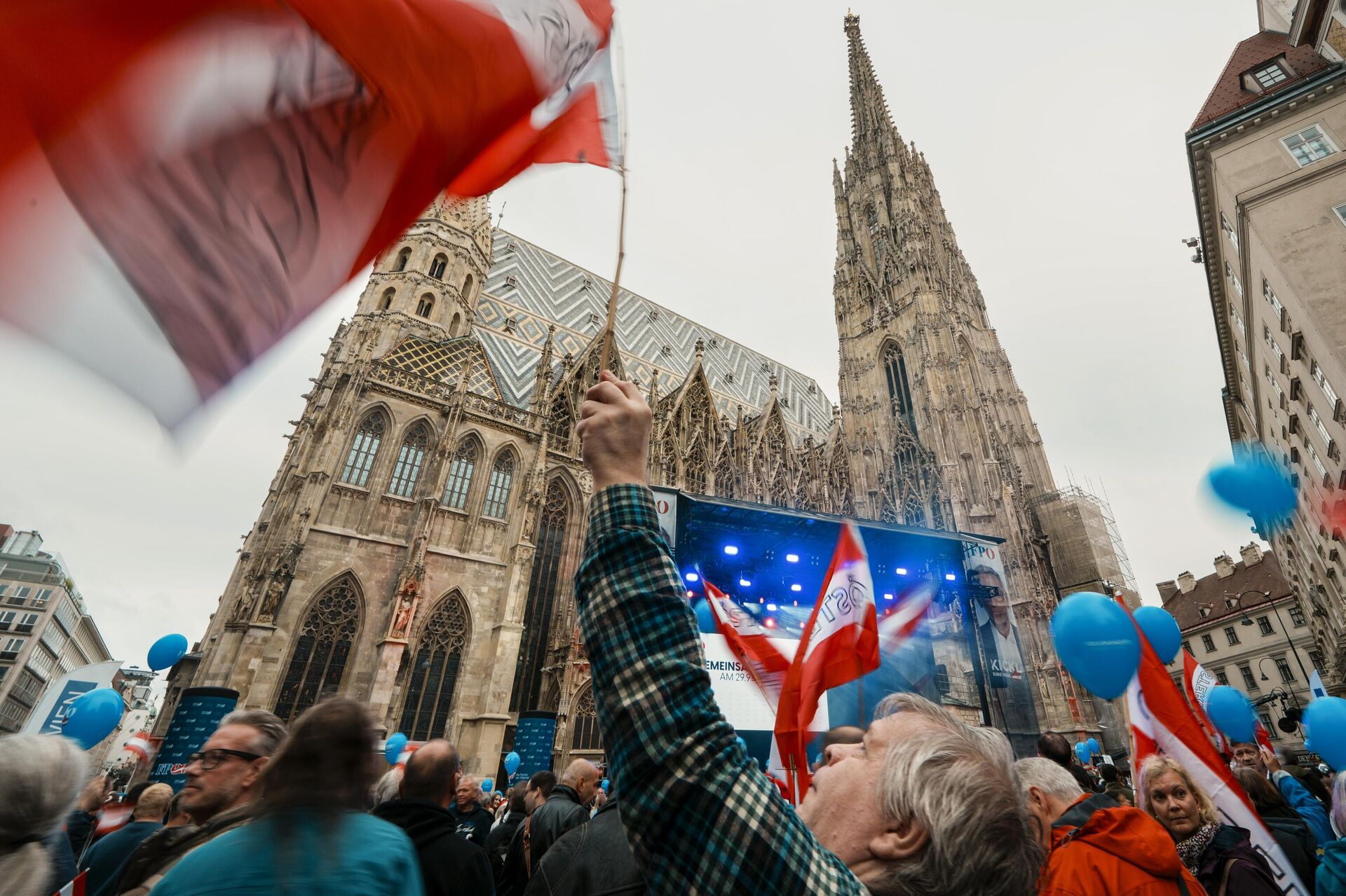 People attend the final electoral rally of Herbert Kickl, leader of the Freedom Party of Austria on Sept. 27, 2024, ahead of the country's national election. - Sputnik International, 1920, 29.09.2024