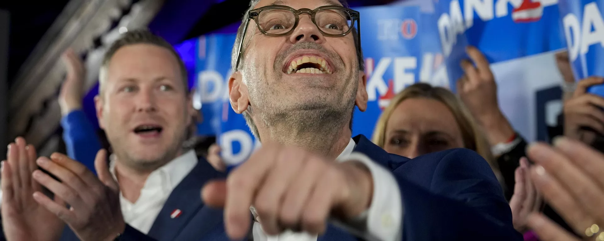 Herbert Kickl, leader of the Freedom Party of Austria waves to supporters, in Vienna, Austria, Sunday, Sept. 29, 2024, after polls closed in the country's national election. - Sputnik International, 1920, 30.09.2024