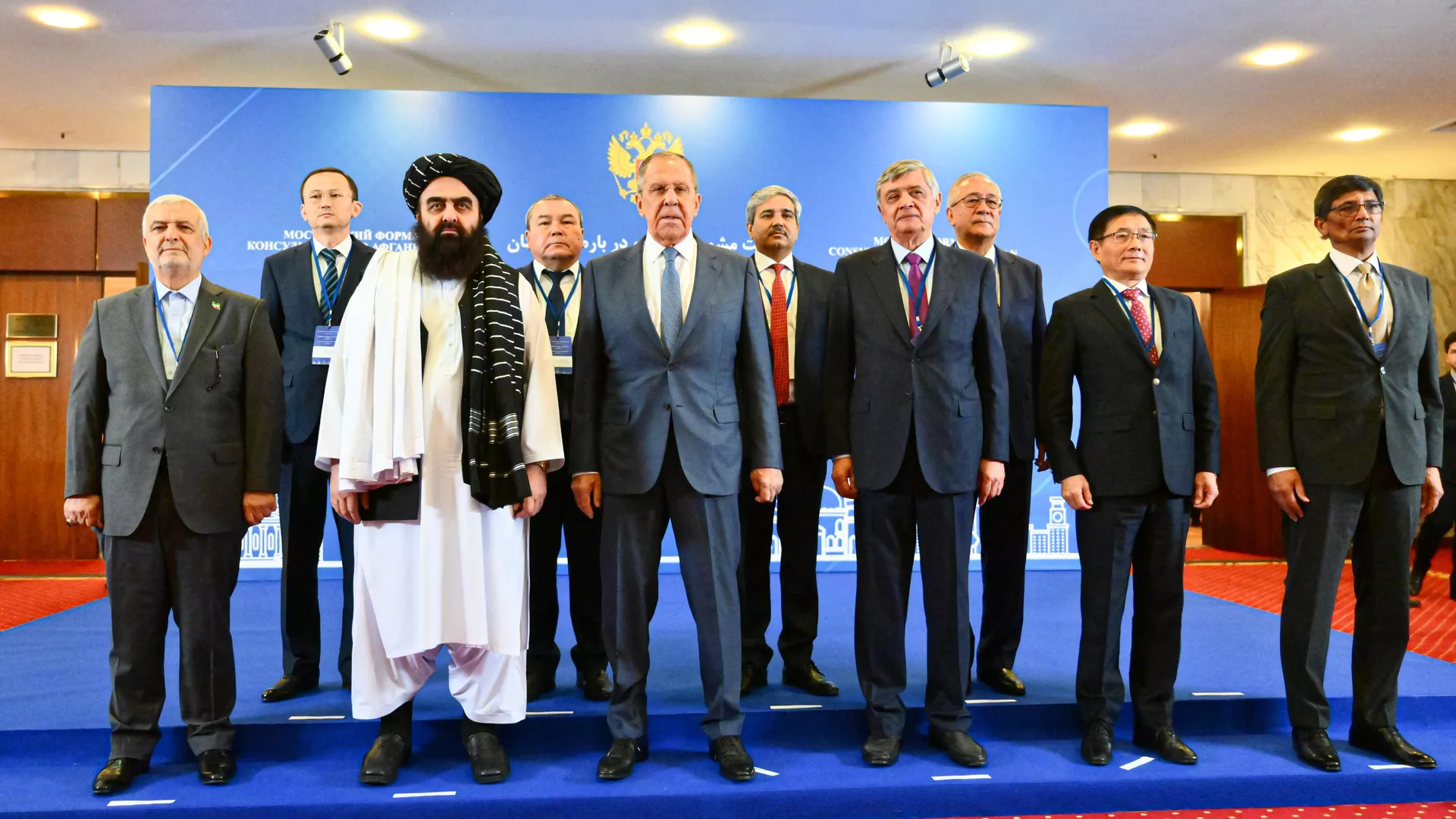 From left to right: Iranian Ambassador to Afghanistan Hassan Kazemi Qomi, Acting Afghan Foreign Minister, member of the Taliban* leadership Amir Khan Muttaqi, Russian Foreign Minister Sergei Lavrov, Russian Presidential Special Representative for Afghanistan Zamir Kabulov and other officials at a joint photo session as part of the 6th meeting of the Moscow format of consultations on Afghanistan. October 4, 2024. - Sputnik International, 1920, 05.10.2024