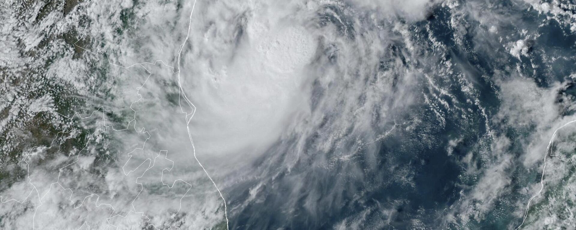 his GOES-16 GeoColor satellite image taken at 4:50 p.m. EDT and provided by National Oceanic and Atmospheric Administration (NOAA) shows Tropical Storm Milton, center, off the coast of Mexico in the Gulf of Mexico. - Sputnik International, 1920, 06.10.2024