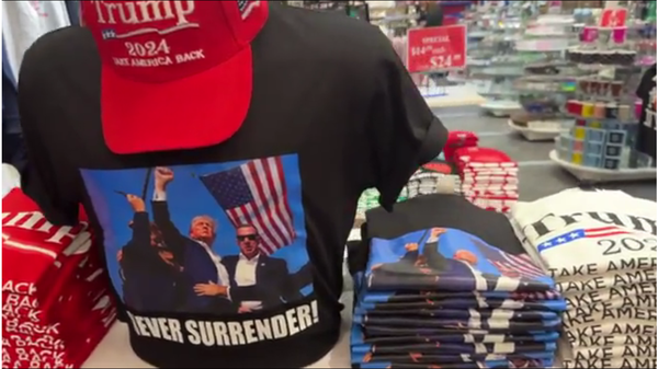 US Election Merchandise Lines Shelves at NYC Souvenir Stores - Sputnik International