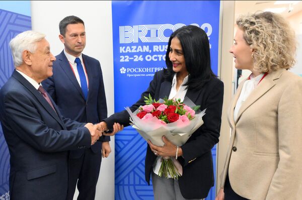 Foreign Secretary of Sri Lanka Aruni Wijewardane arriving to participate in the 16th BRICS summit. - Sputnik International